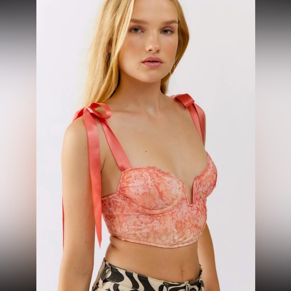 Out From Under Yvonne Lace Bow Bustier
